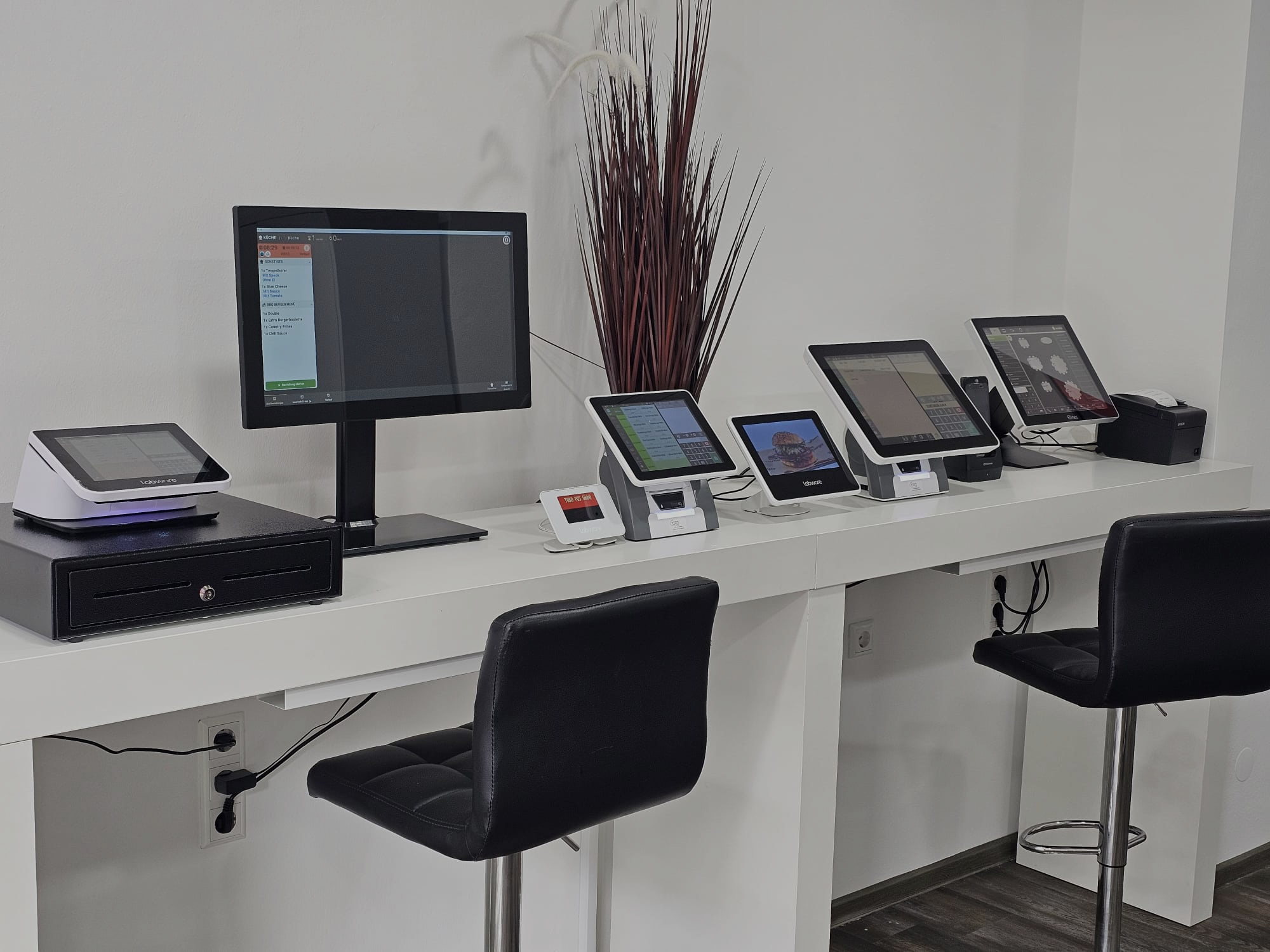 Mehrere Kassensysteme im TOBO POS Showroom