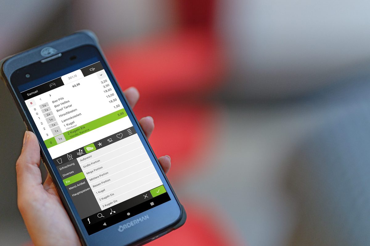 Naramis Dashboard und Managerreport mit Umsatzkennzahlen auf einem mobilen Gerät
